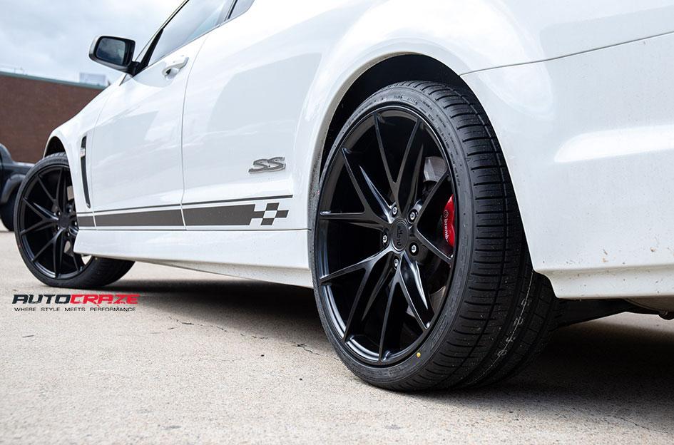 HOLDEN-COMMODORE-MISANO-MATTE-BLACK